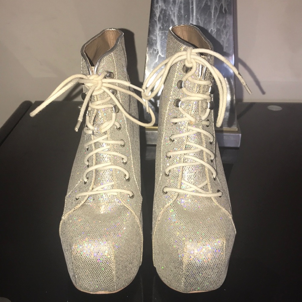 Holographic platforms!